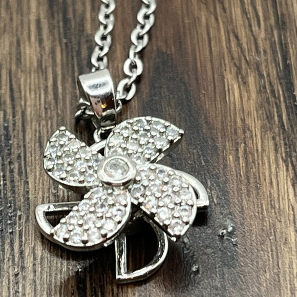 Fan Flower Spinning Windmill And Rhinestones Necklace Stainless Steel - Picture 4 of 16